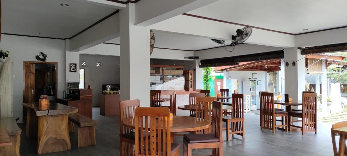 Mama Nings Beach Hotel Sekongkang Экстерьер фото