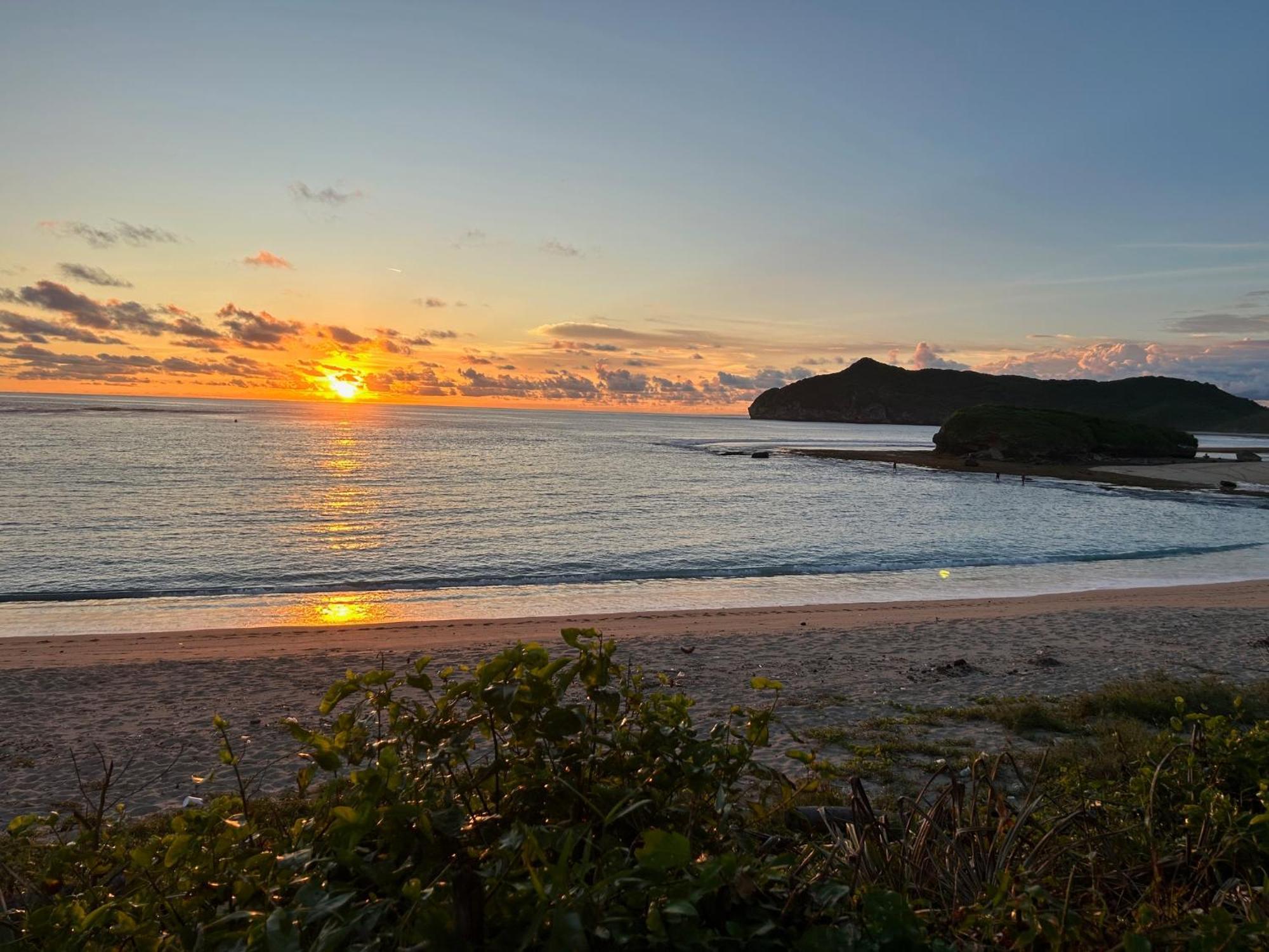 Mama Nings Beach Hotel Sekongkang Экстерьер фото
