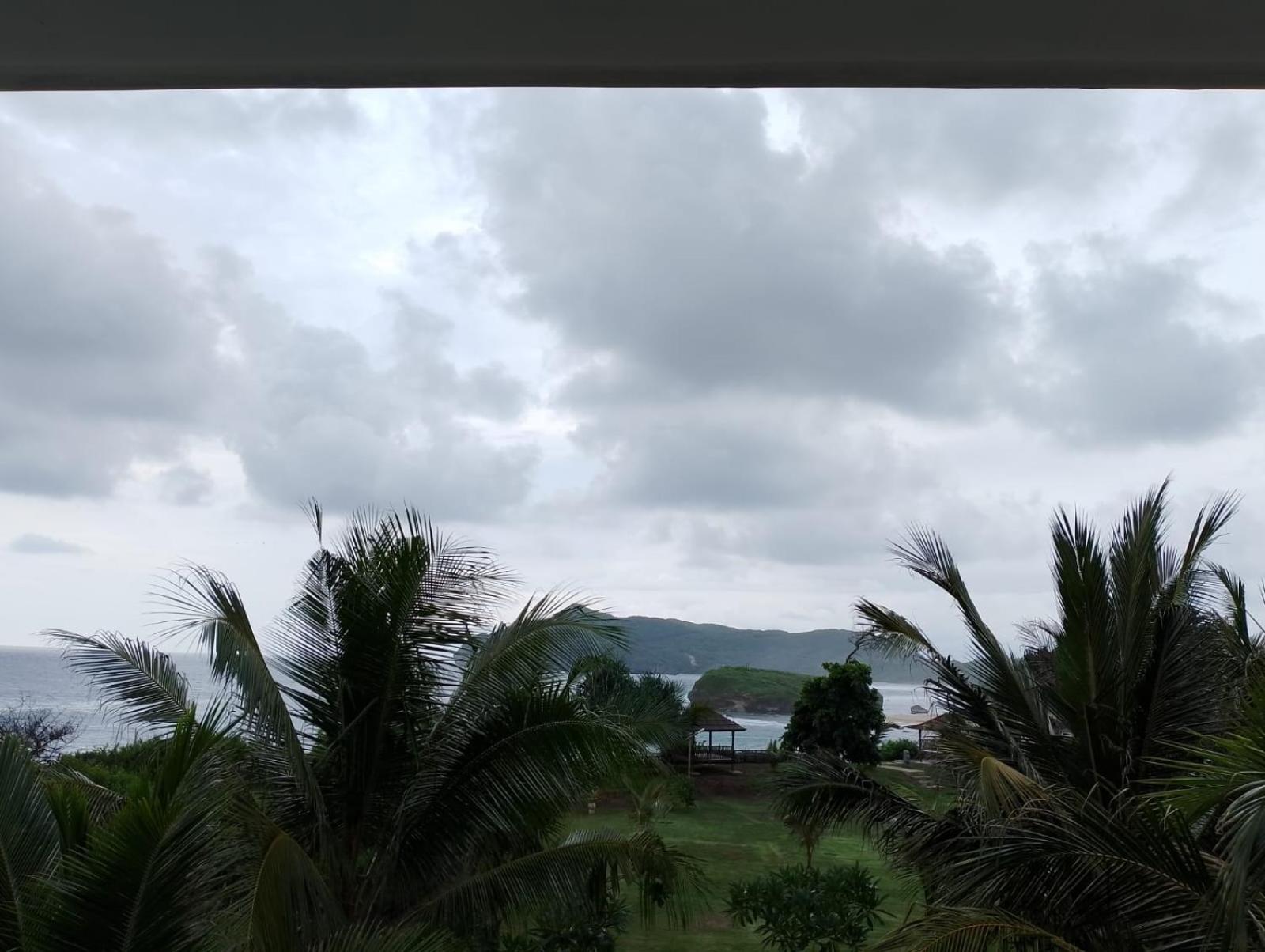 Mama Nings Beach Hotel Sekongkang Экстерьер фото