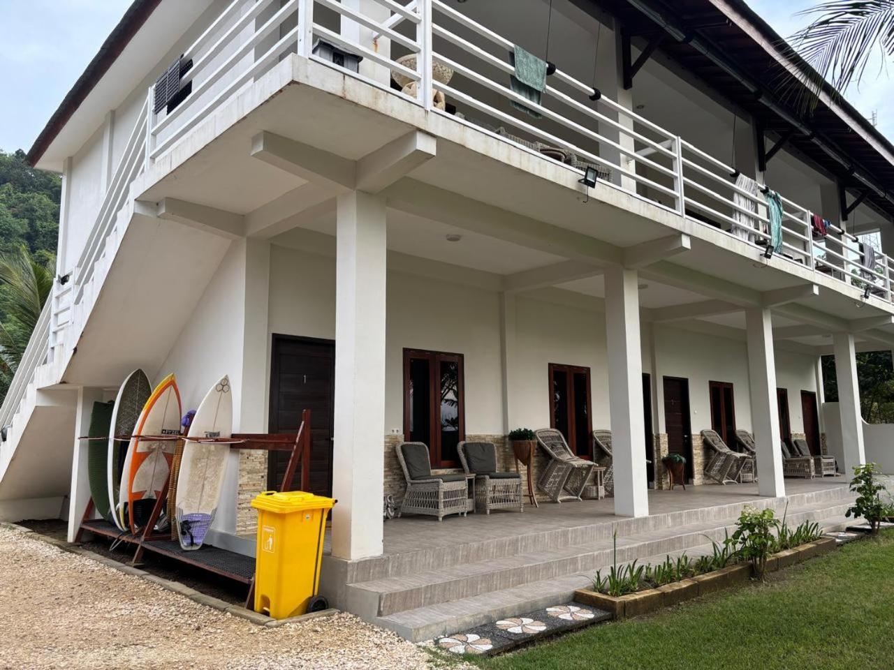 Mama Nings Beach Hotel Sekongkang Экстерьер фото