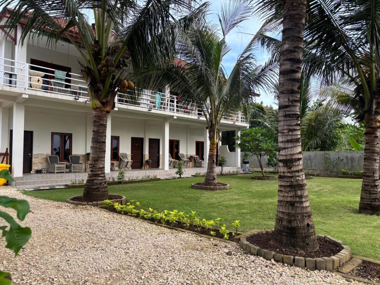 Mama Nings Beach Hotel Sekongkang Экстерьер фото